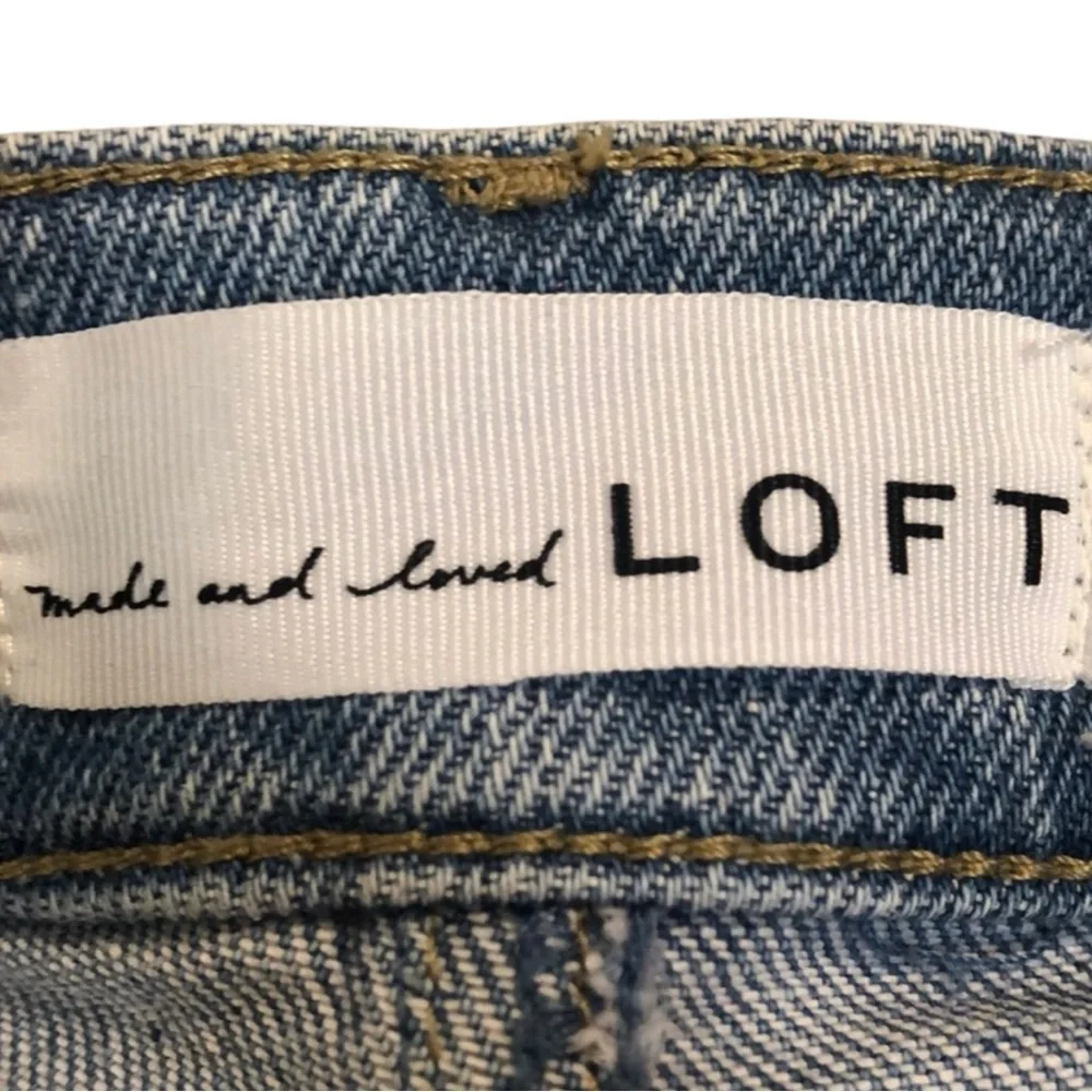 LOFT Modern Skinny Cropped Blue Jeans w/ Black Velvet Floral Accents Size 27/4 - Picture 10 of 12